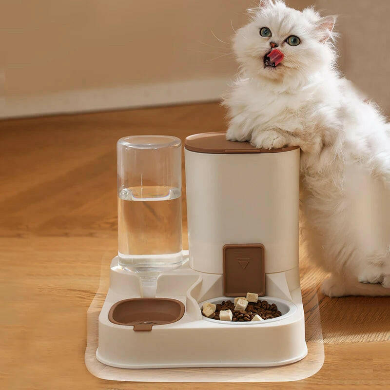 New Pet Cat Large Capacity Water Dispenser.